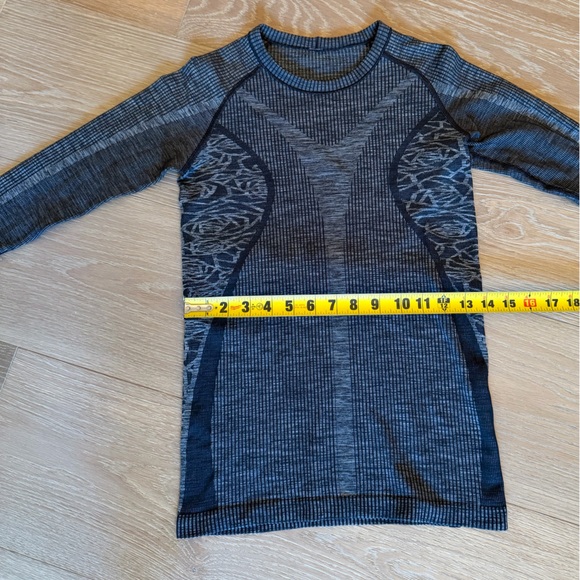 Lululemon rest less pullover Long Sleeve Top heathered edition - Picture 2 of 11